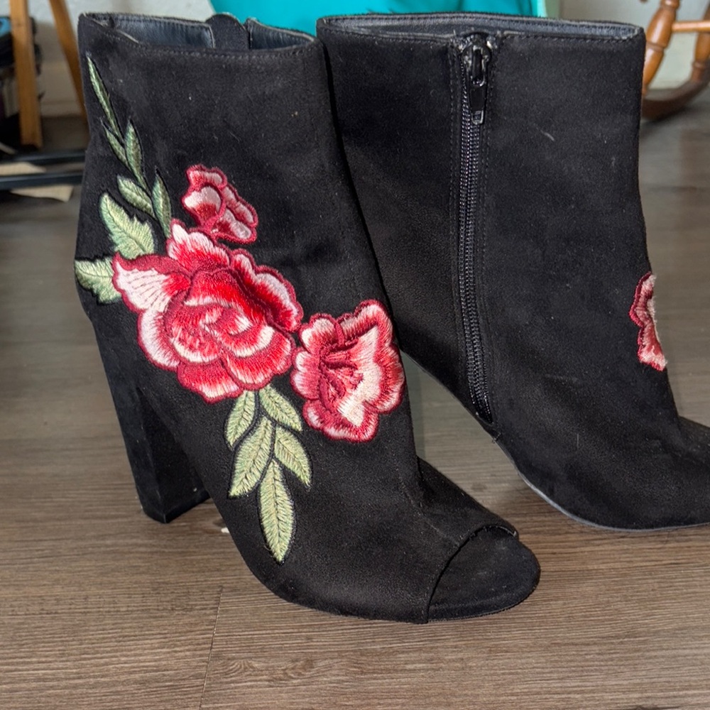 Wild Diva Black Suede Rose Embroidered Peep Toe Ankle Boots with Heels